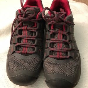 Keen Oakridge Hiking Shoes